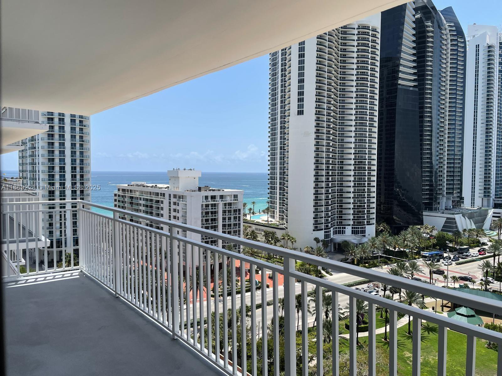 WINSTON TOWERS 600 CONDO - Residential