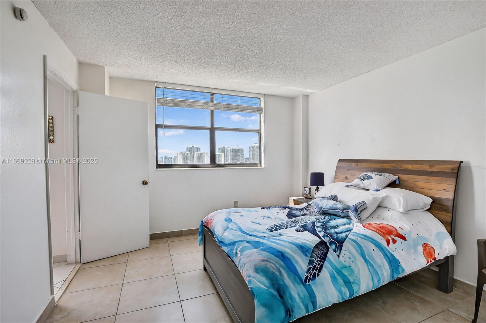 WINSTON TOWERS 600 CONDO - Residential