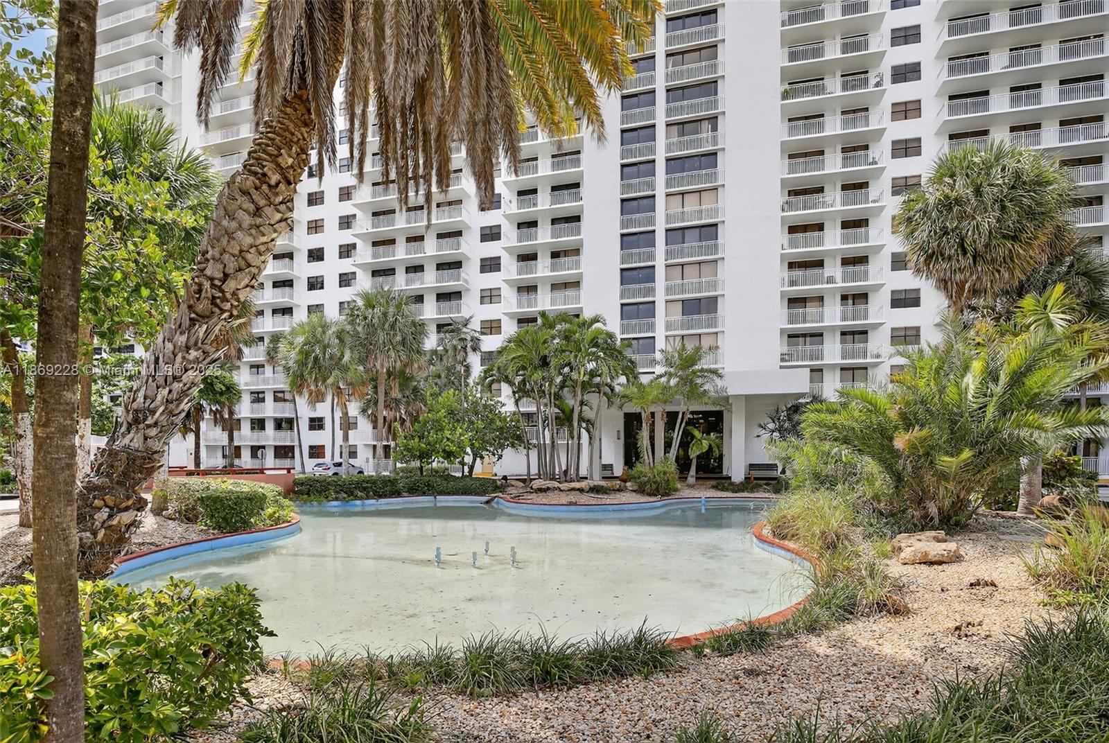 WINSTON TOWERS 600 CONDO - Residential