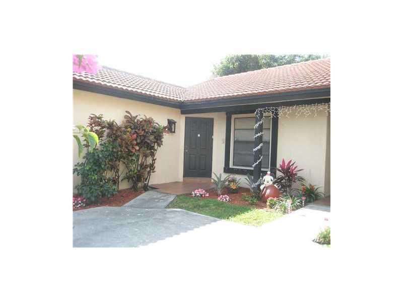 BEAUTIFUL 2/2 TOWNHOUSE IN LAKES OF THE MEADOWS.   ALL TILES, RENOVATED KITCHEN, WRAP AROUND PATIO, COMMUNITY WITH SECURITY, POOL, SAUNA, TENNIS, BASKETBALL, BASEBALL, PLAY AREA AND MORE.  EASY TO SHOW