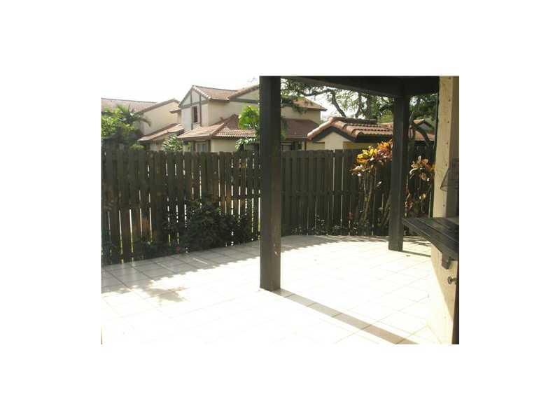LAKES MEADOW VILG HOMES C - Residential Lease