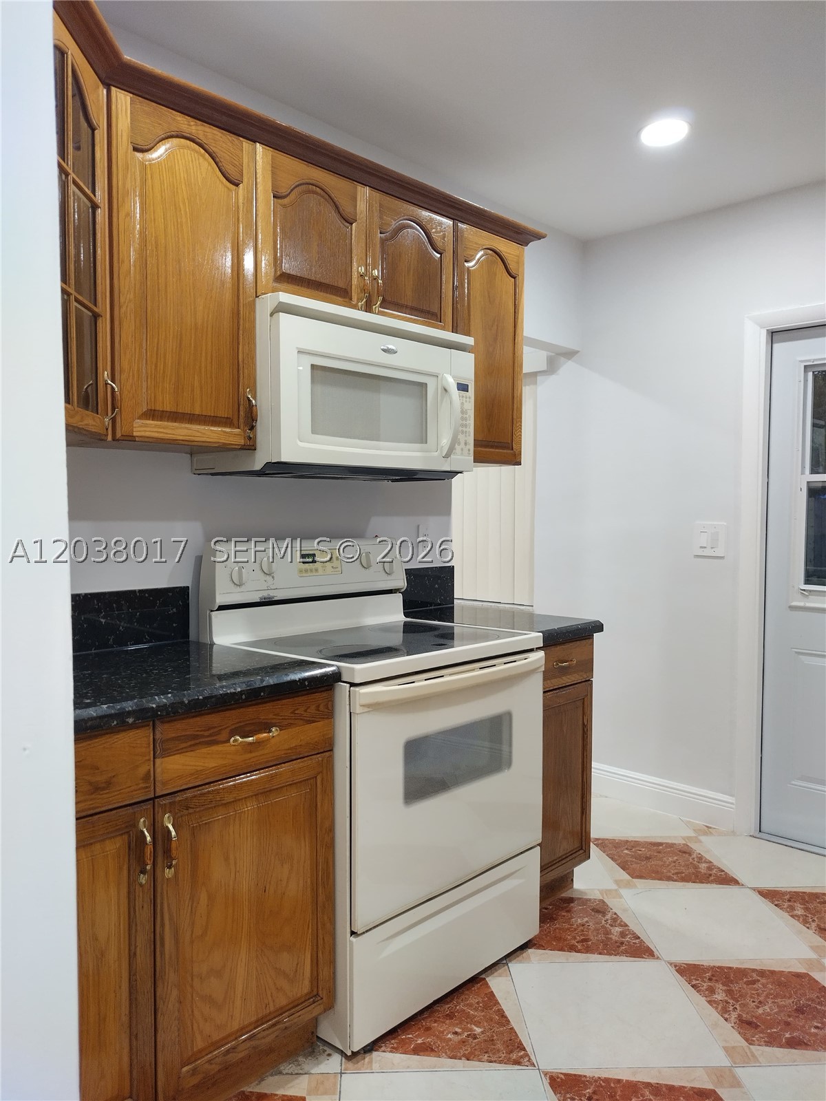 NORWOOD SUB - Residential Lease