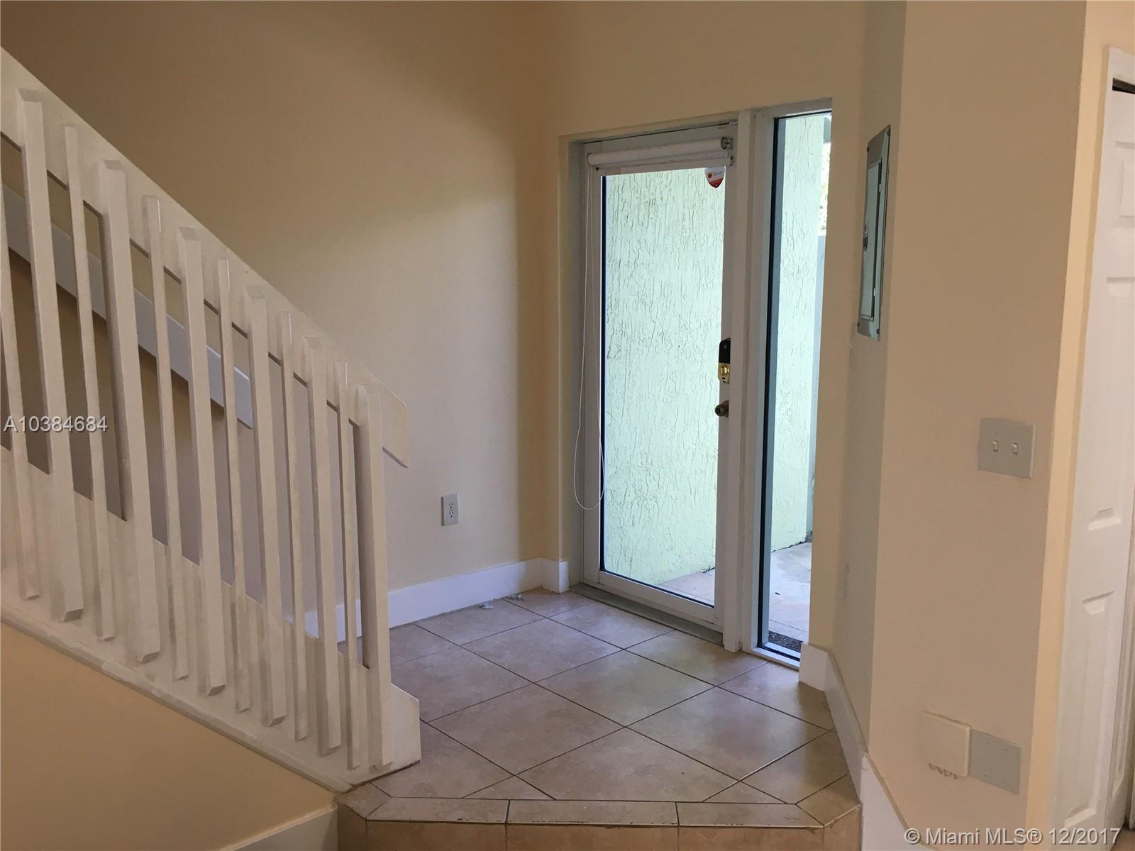 COUNTRY CLUB VILLAS TH CO - Residential Lease