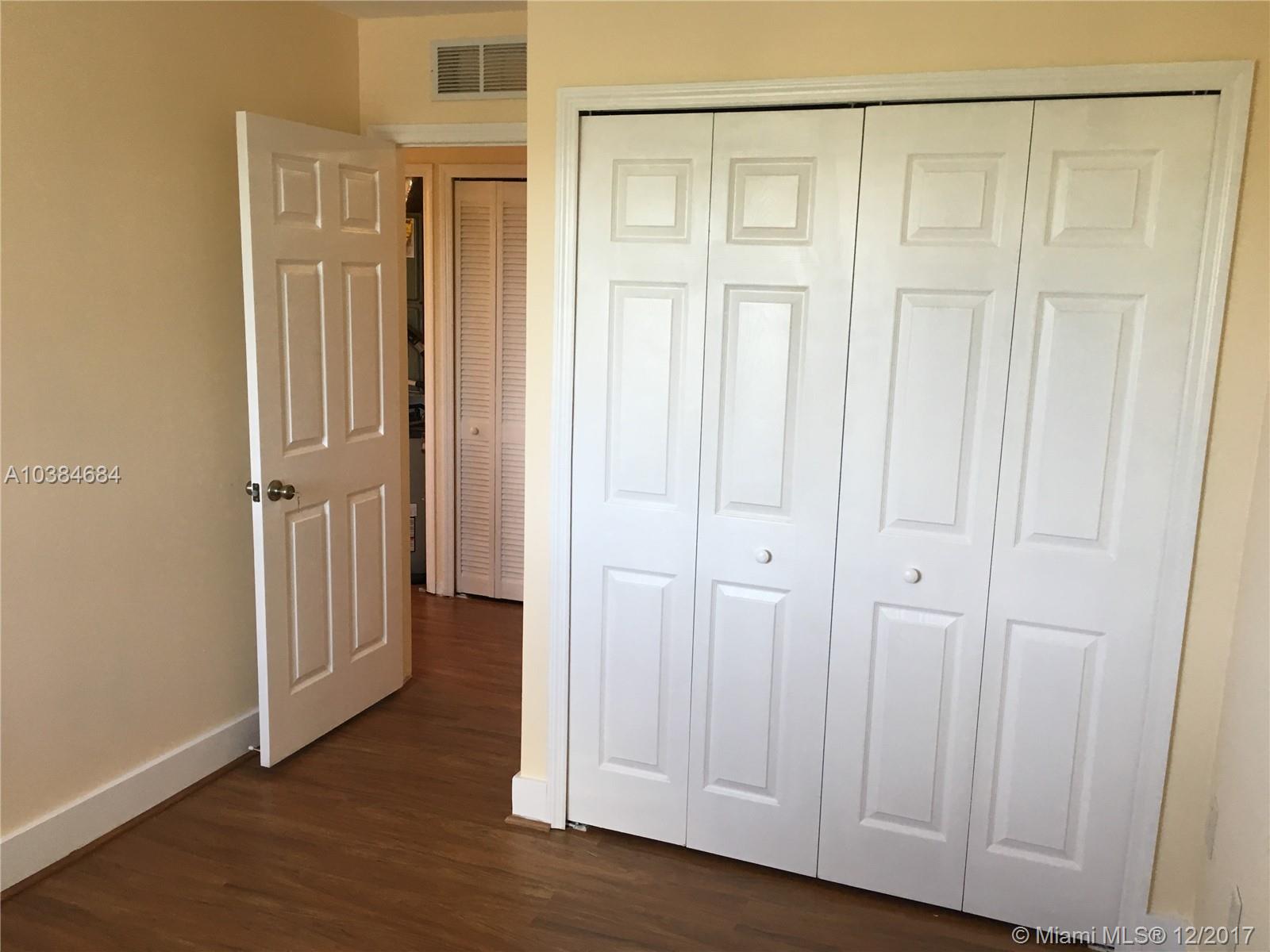 COUNTRY CLUB VILLAS TH CO - Residential Lease