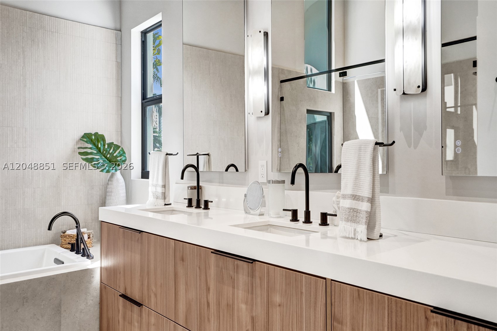GOLDEN ISLES ESTATES FIRS - Residential