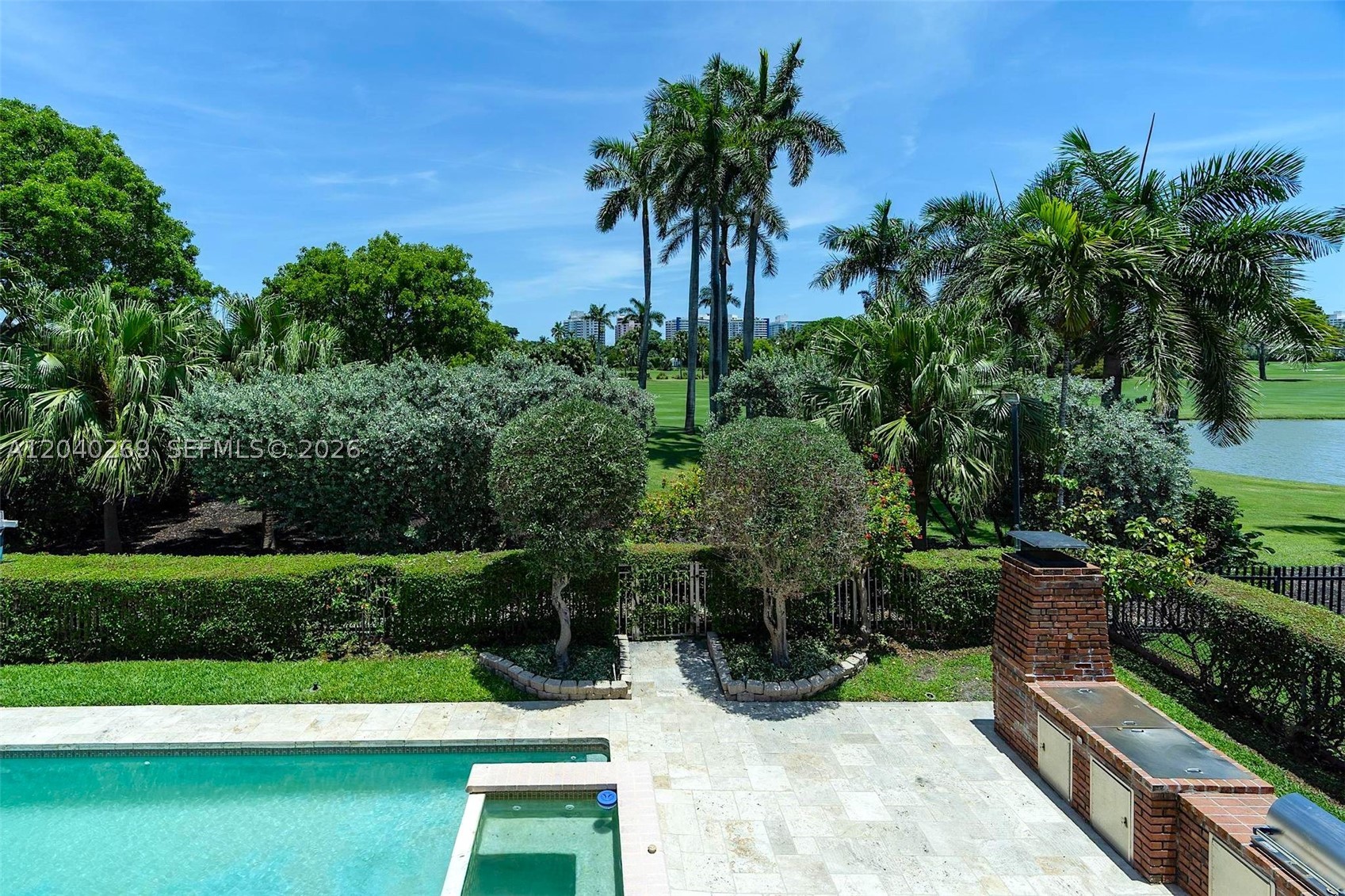 LA GORCE GOLF SUB - Residential