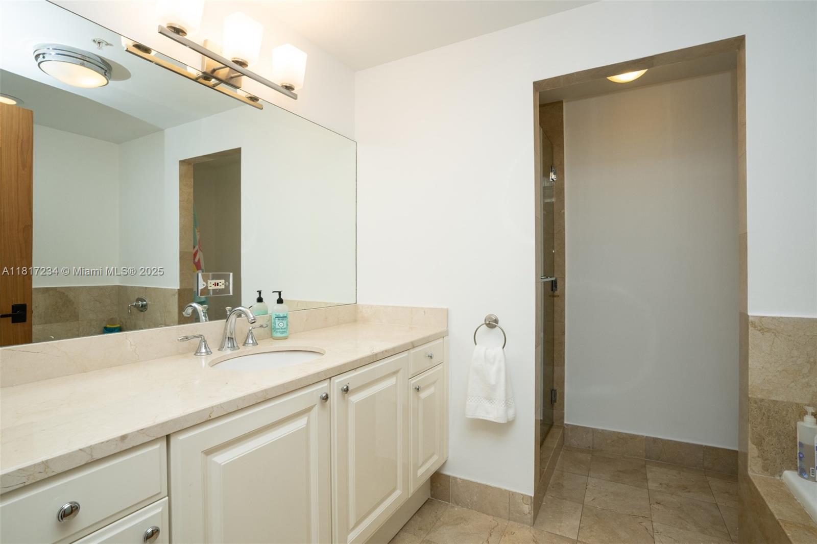 THE TOWER RESIDENCES COND - Residential Lease