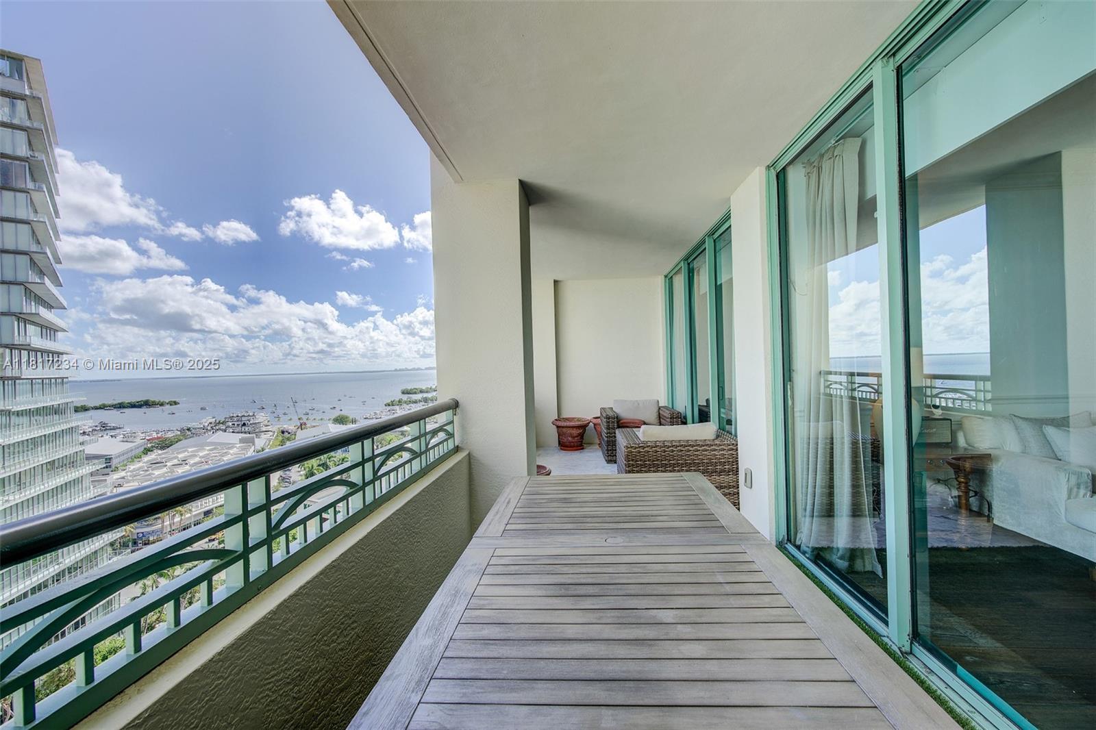 THE TOWER RESIDENCES COND - Residential Lease