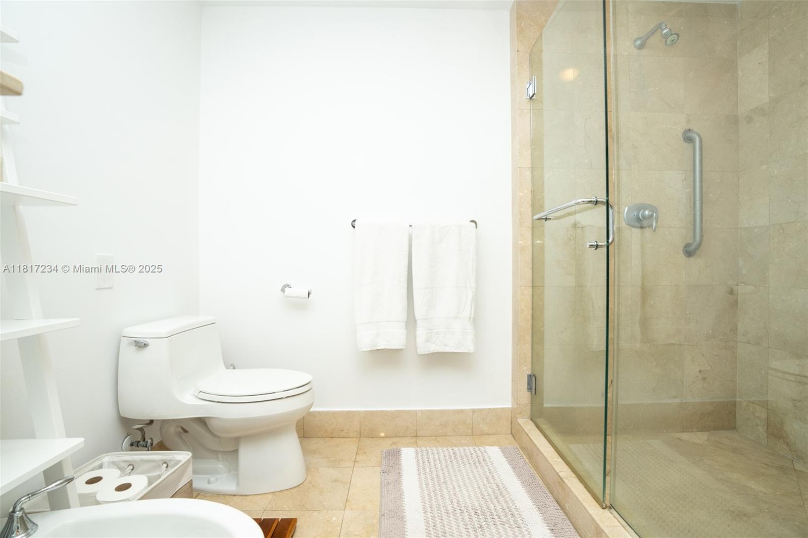 THE TOWER RESIDENCES COND - Residential Lease