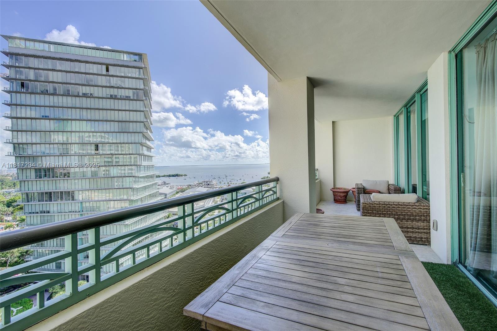 THE TOWER RESIDENCES COND - Residential Lease