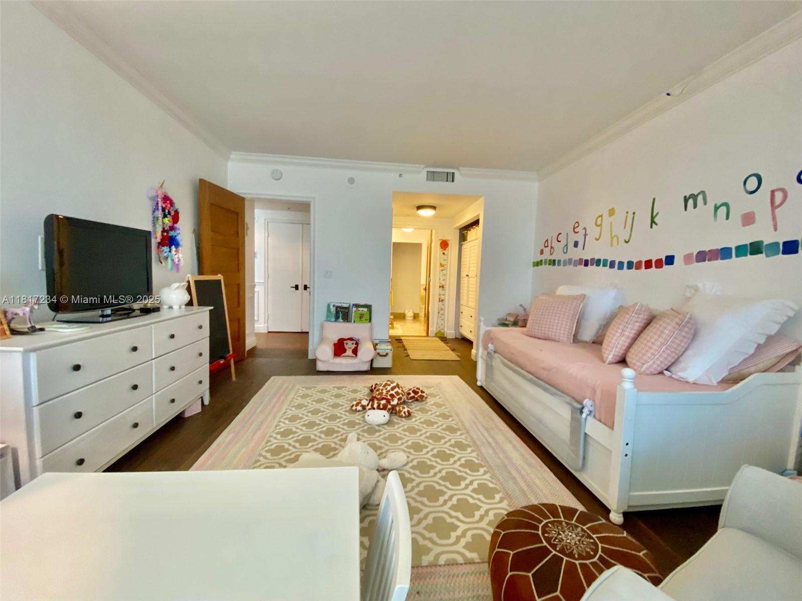THE TOWER RESIDENCES COND - Residential Lease