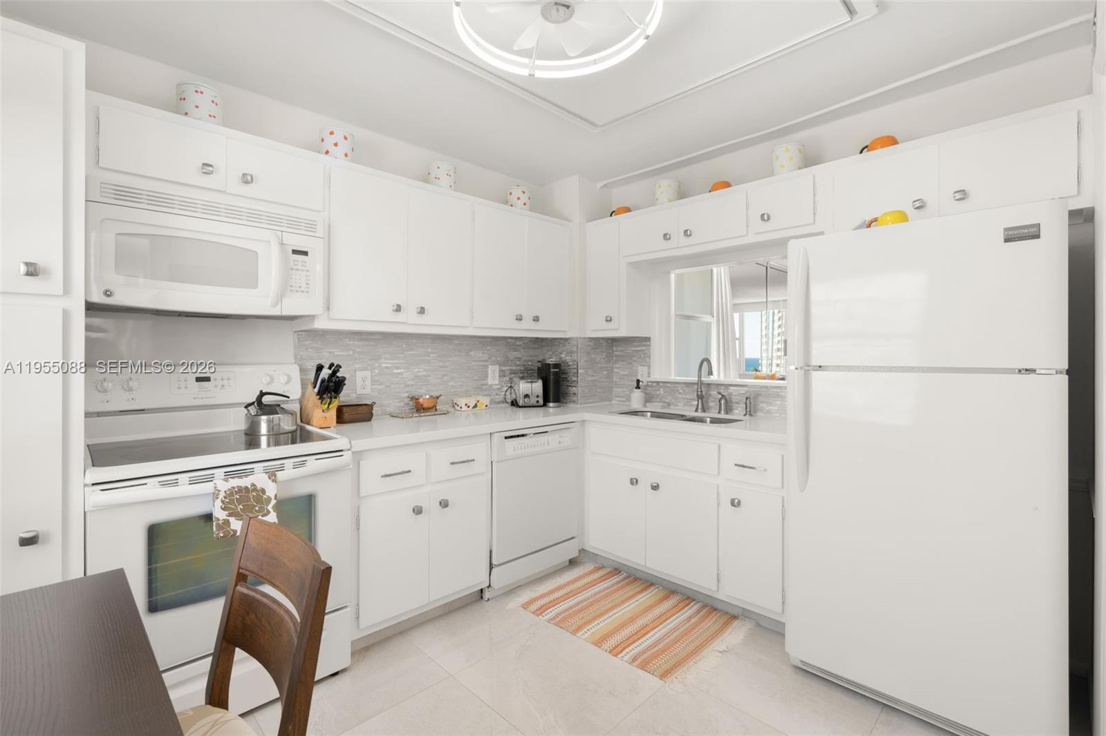 GRANADA HOUSE CONDOMINIUM - Residential