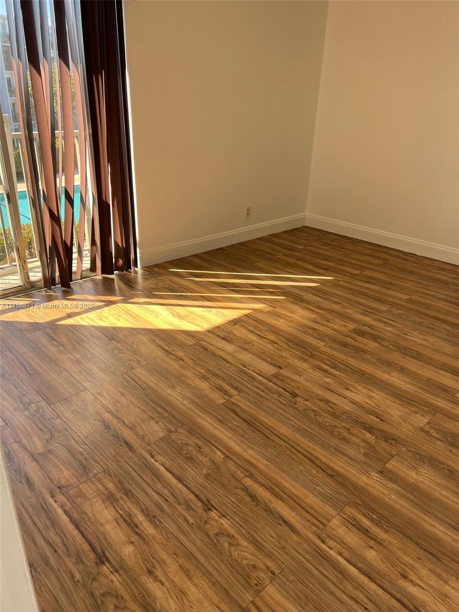 LAKESHORE AT UNIVERSITY P - Residential Lease