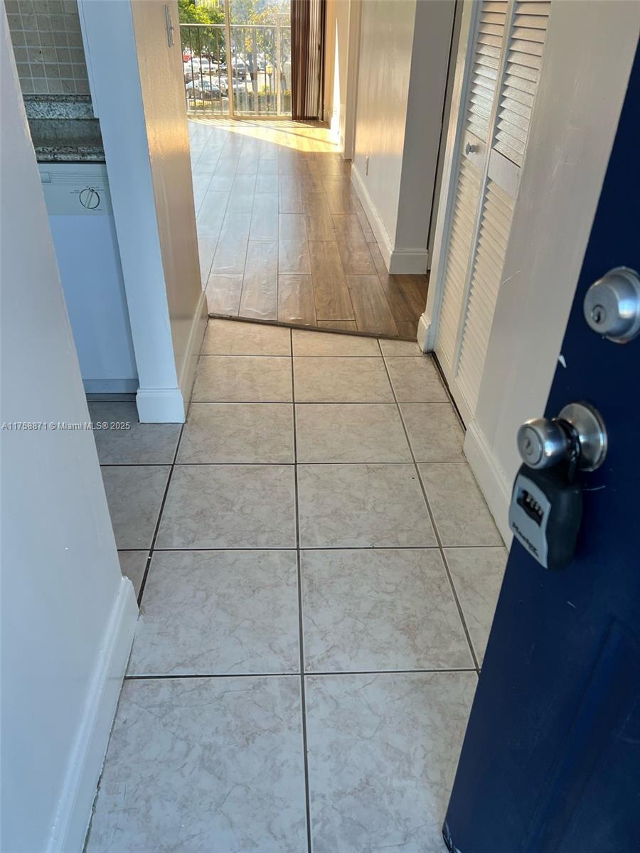 LAKESHORE AT UNIVERSITY P - Residential Lease