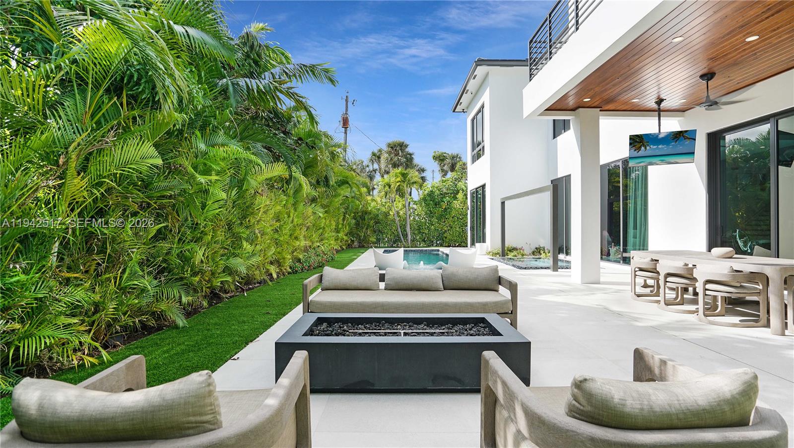LEFT BANK ESTATES - Residential