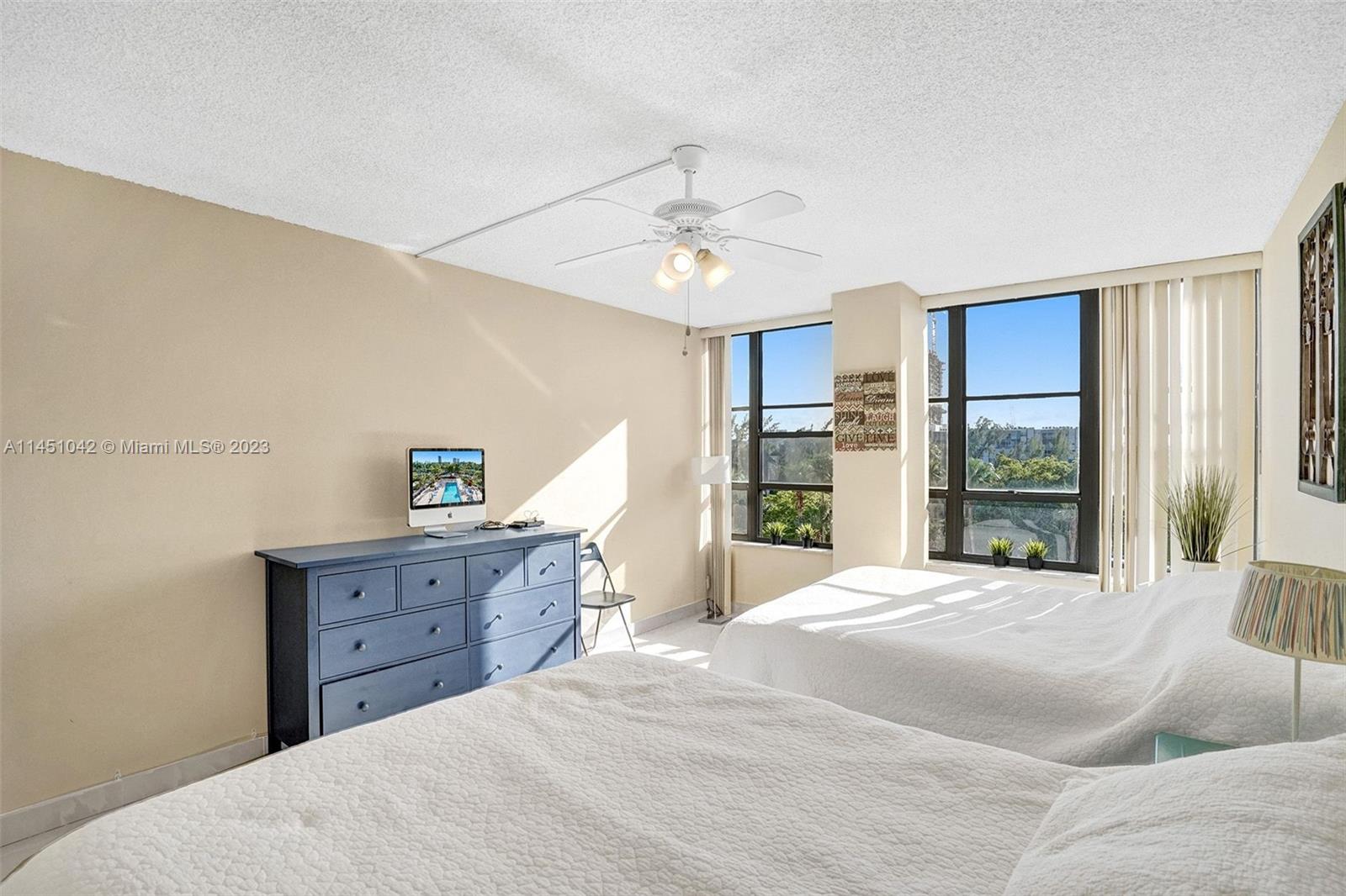 OLYMPUS CONDO PHASE - Residential