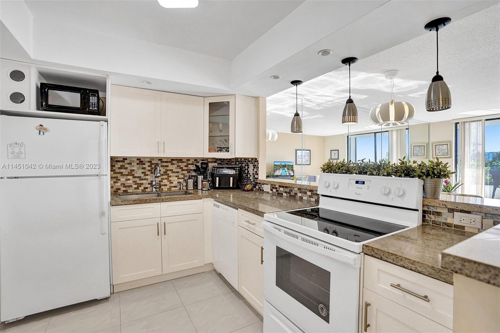 OLYMPUS CONDO PHASE - Residential