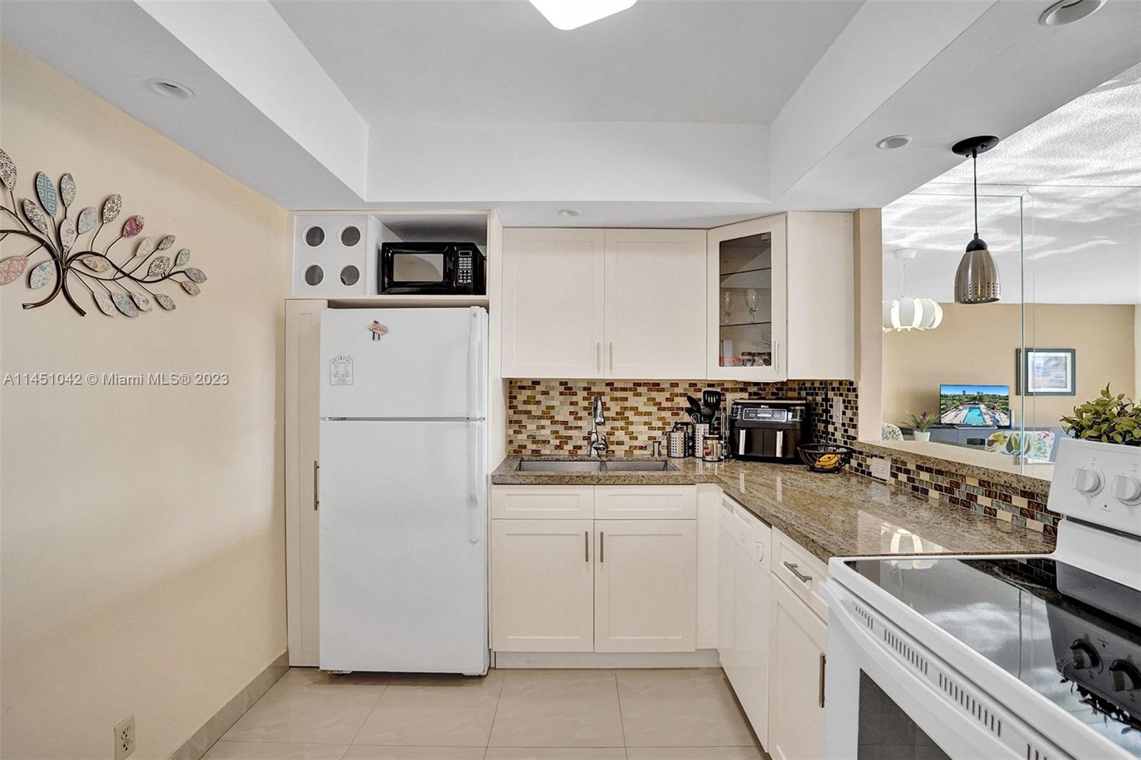 OLYMPUS CONDO PHASE - Residential