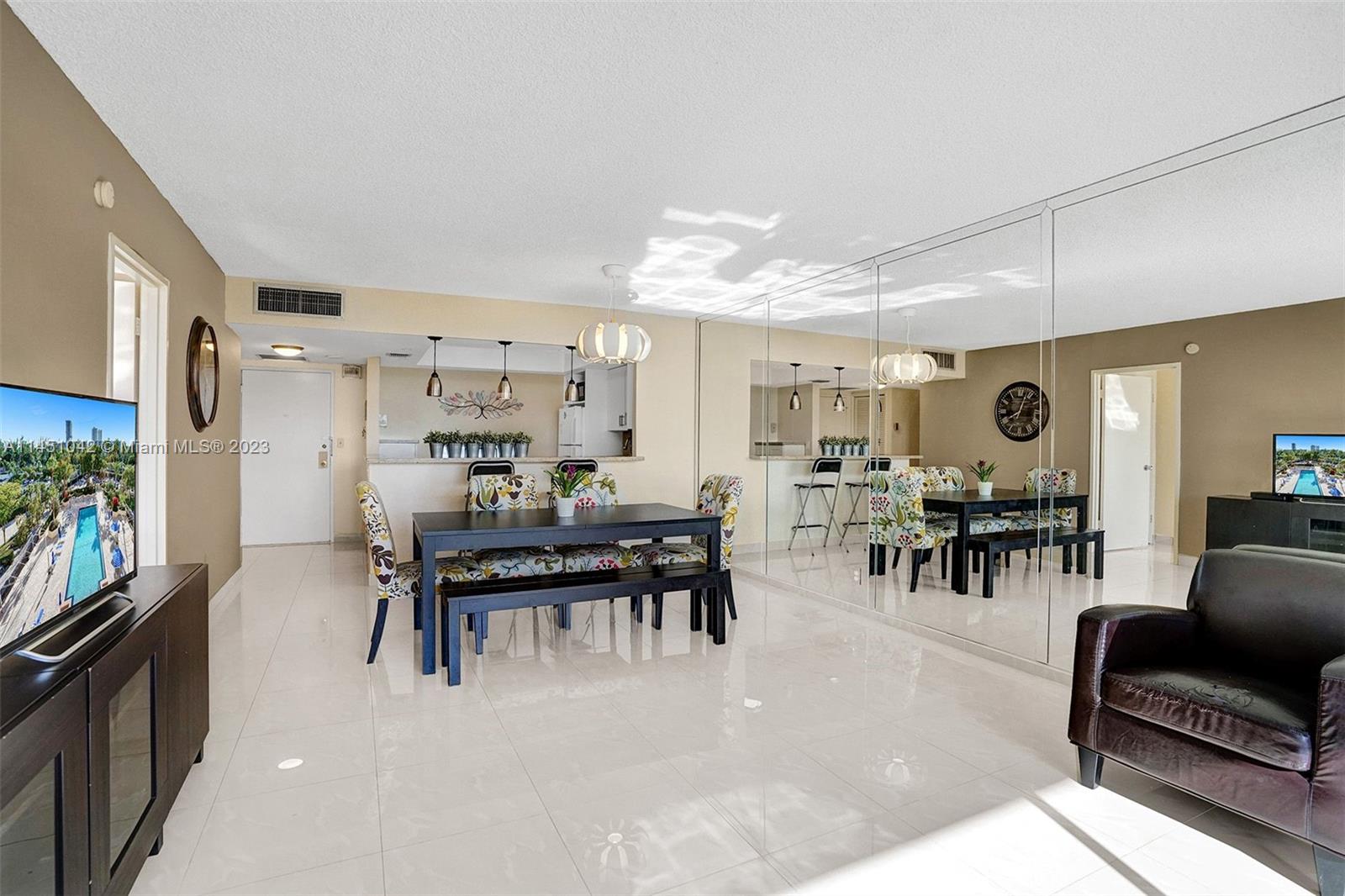 OLYMPUS CONDO PHASE - Residential