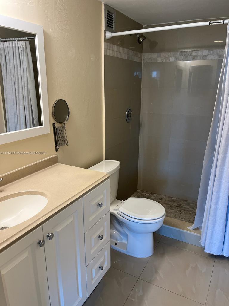 OLYMPUS CONDO PHASE - Residential
