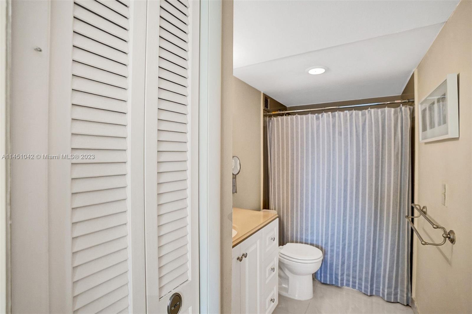 OLYMPUS CONDO PHASE - Residential