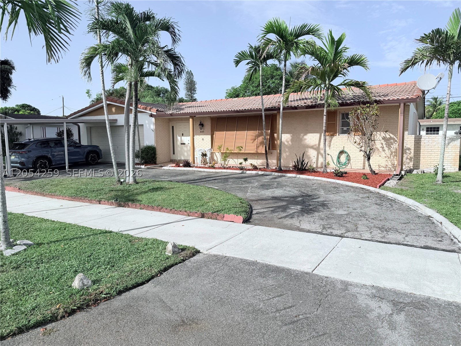 WELCOME TO YOUR SPACIOUS HOME IN MIAMI GARDENS 3 BEDROOMS, 2 BATHRROMS AND POOL! GREAT OPPORTUNITY AND THE PERFECT PLACE TO CALL HOME. DON'T MISS OUT ON THIS INCREDIBLE PROPERTY!
