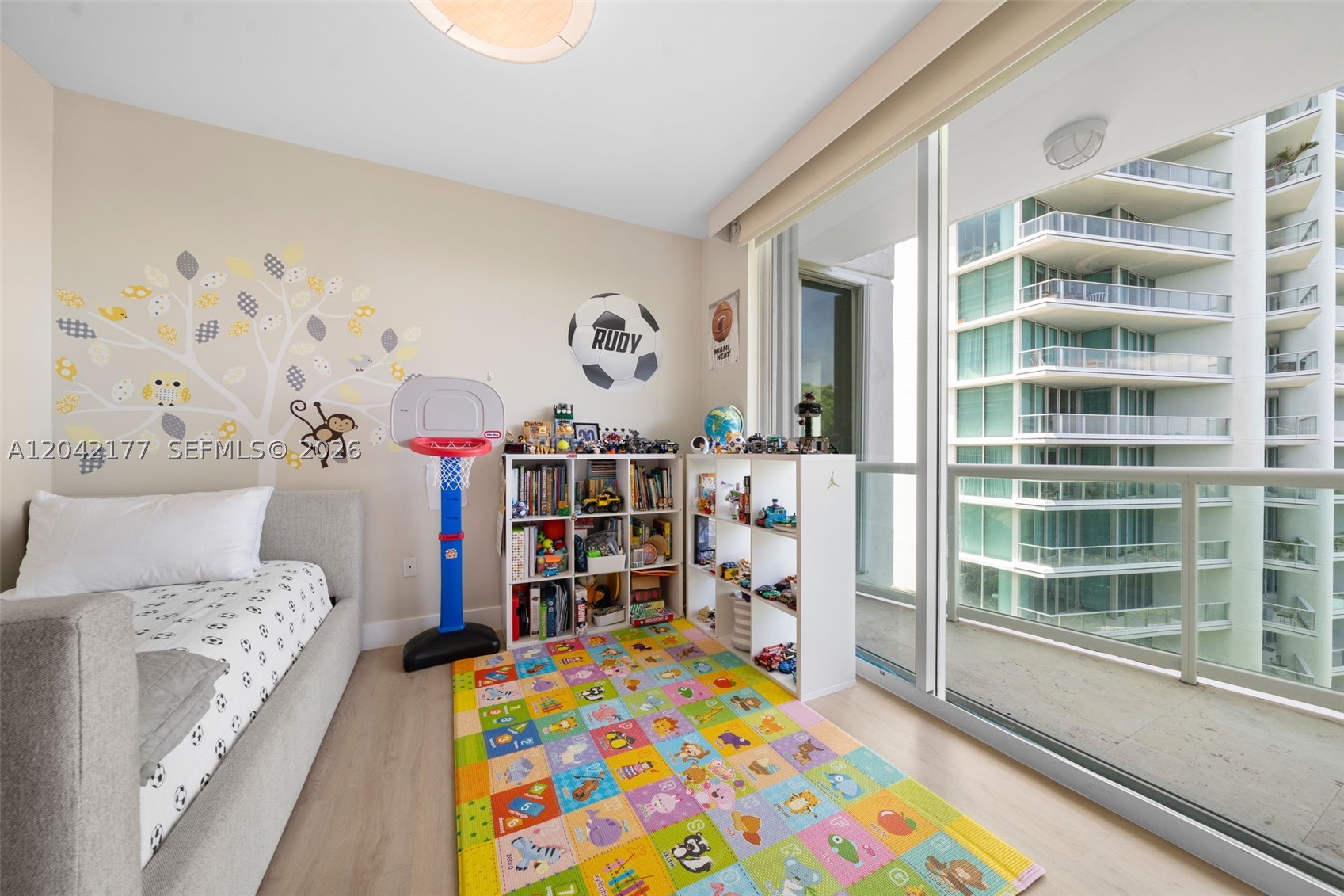 GROVE HILL TOWER CONDO - Residential Lease