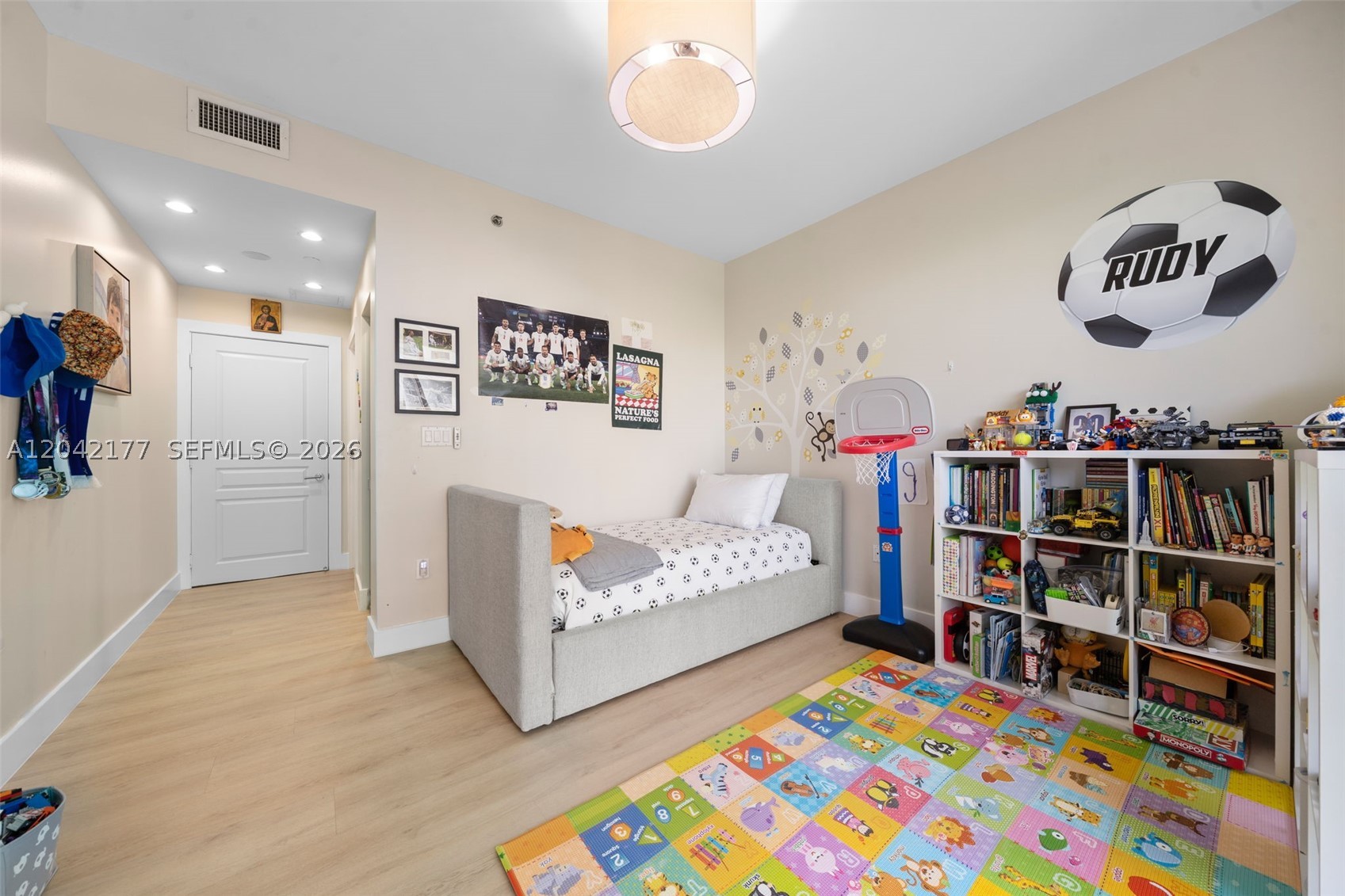 GROVE HILL TOWER CONDO - Residential Lease