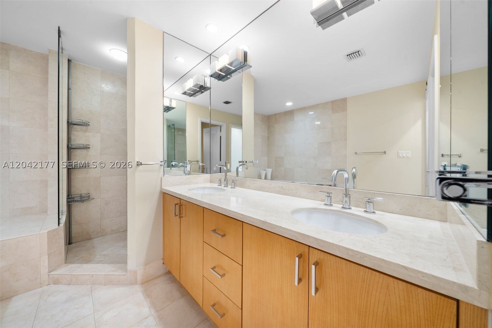 GROVE HILL TOWER CONDO - Residential Lease