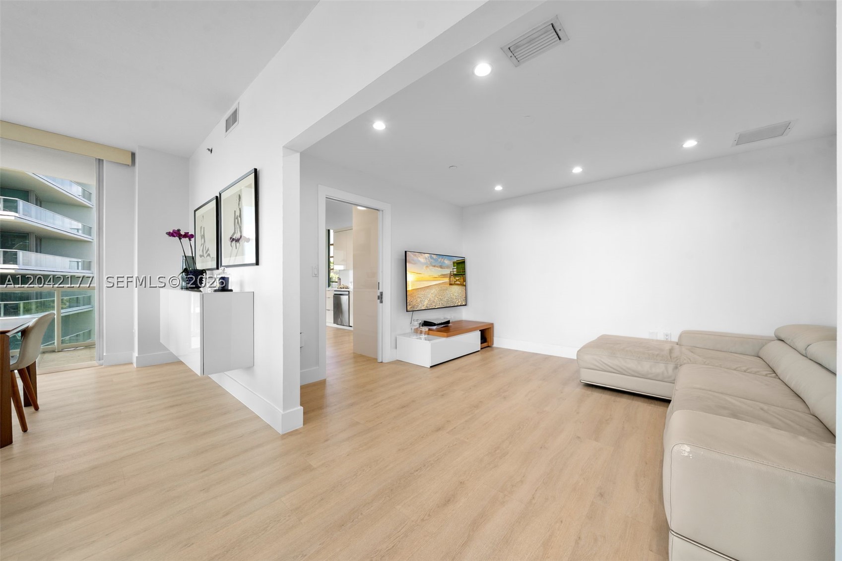 GROVE HILL TOWER CONDO - Residential Lease