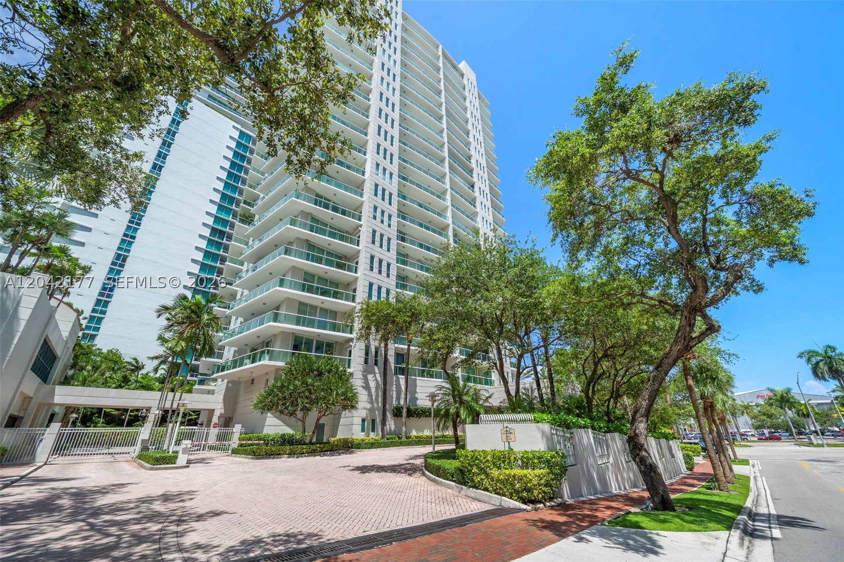 GROVE HILL TOWER CONDO - Residential Lease