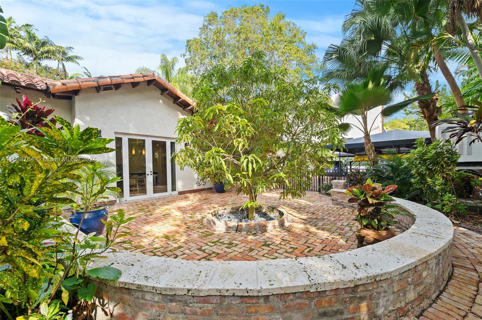 ENTRADA - Residential