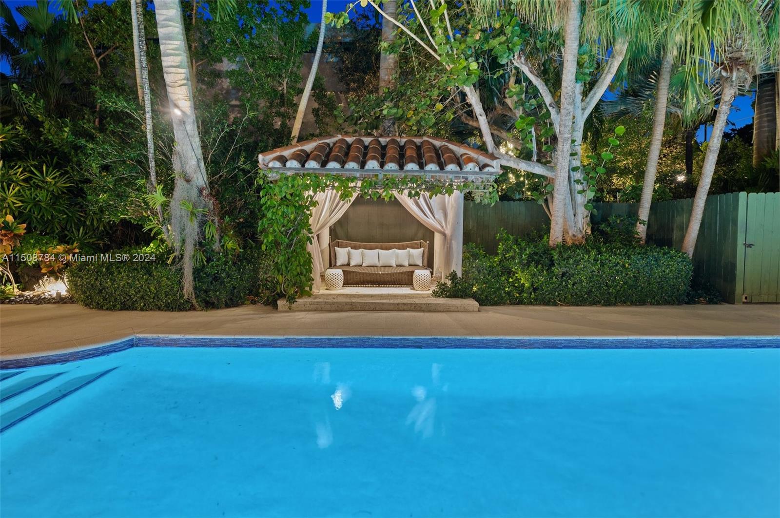 ENTRADA - Residential