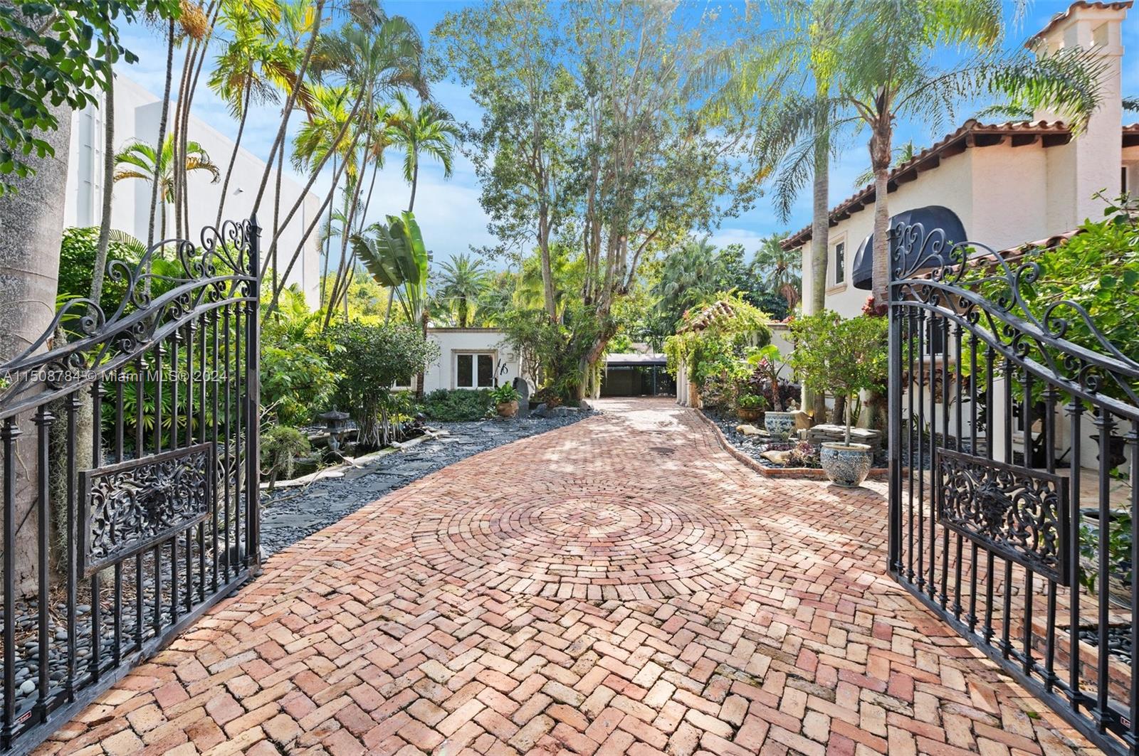 ENTRADA - Residential
