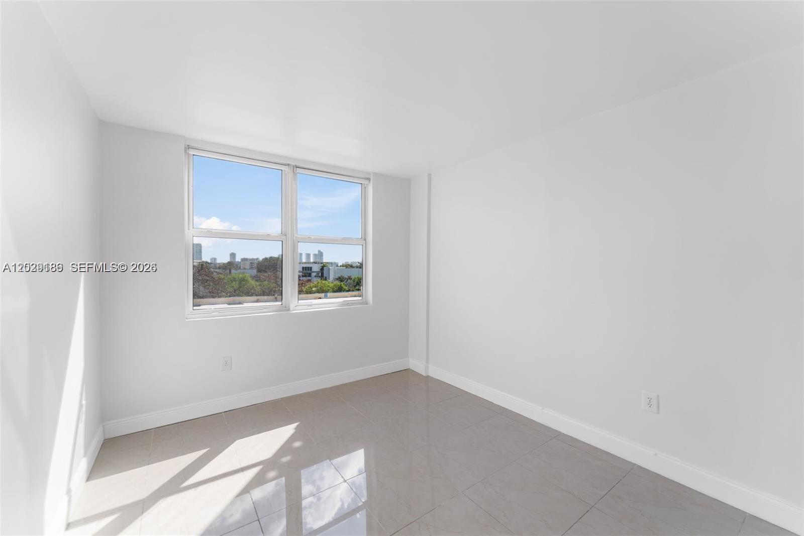 GREYNOLDS PARK CLUB CONDO - Residential