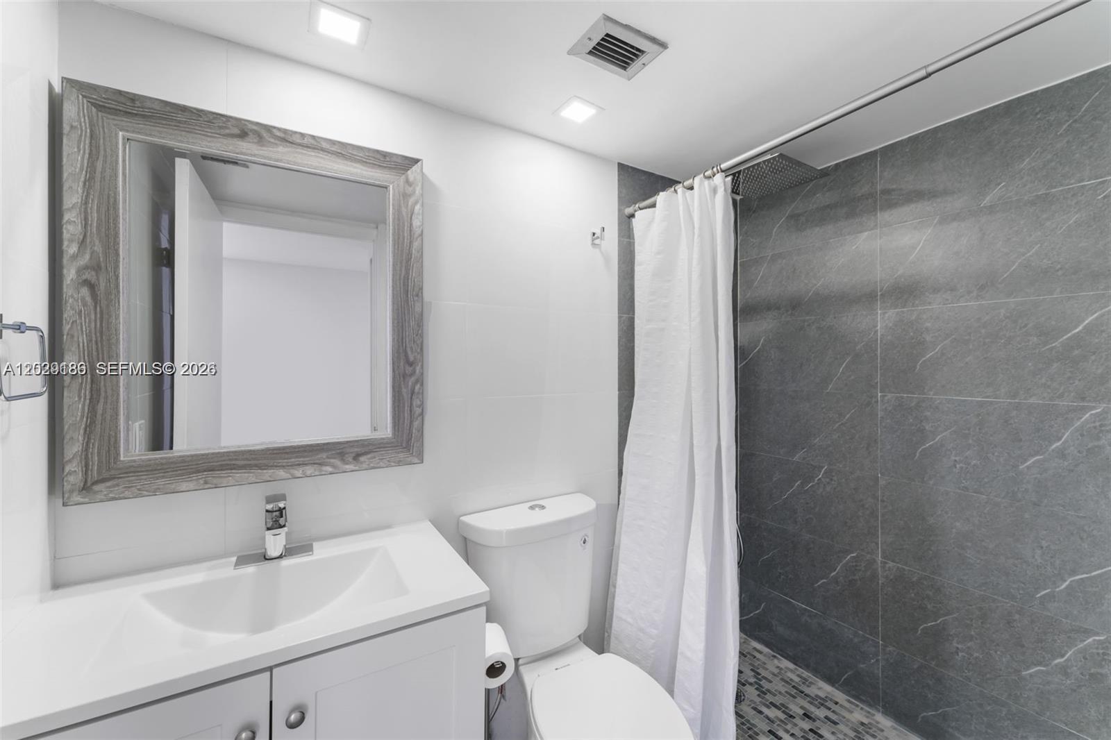 GREYNOLDS PARK CLUB CONDO - Residential