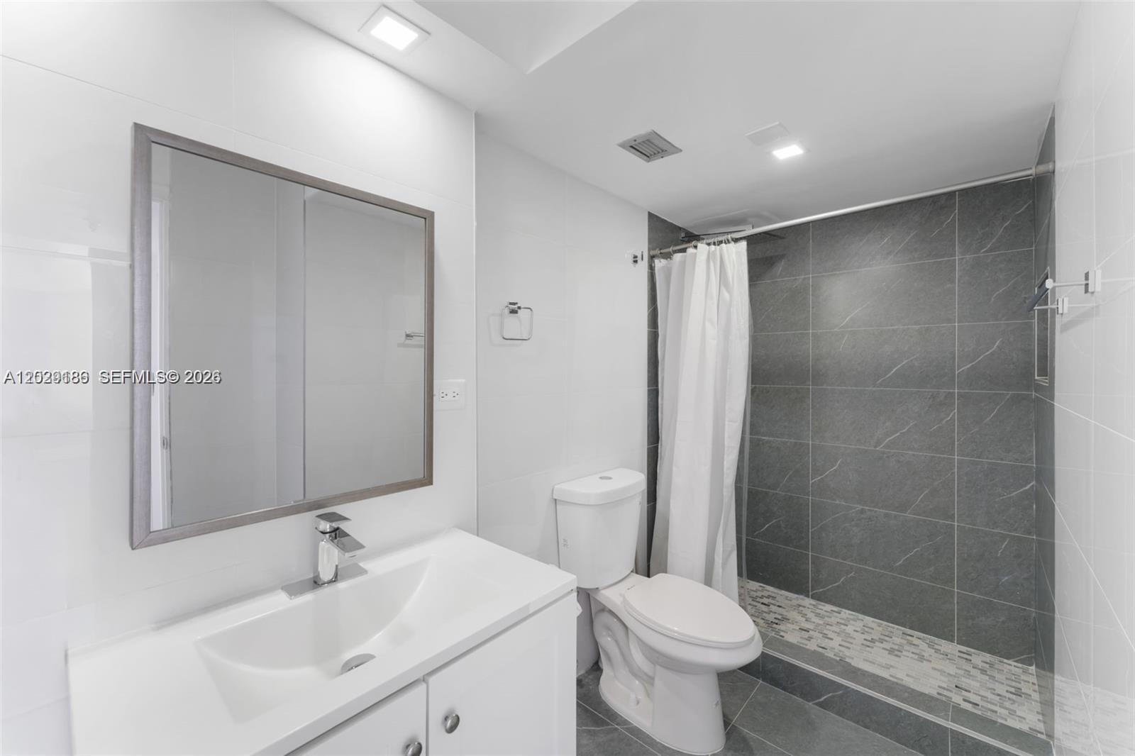 GREYNOLDS PARK CLUB CONDO - Residential
