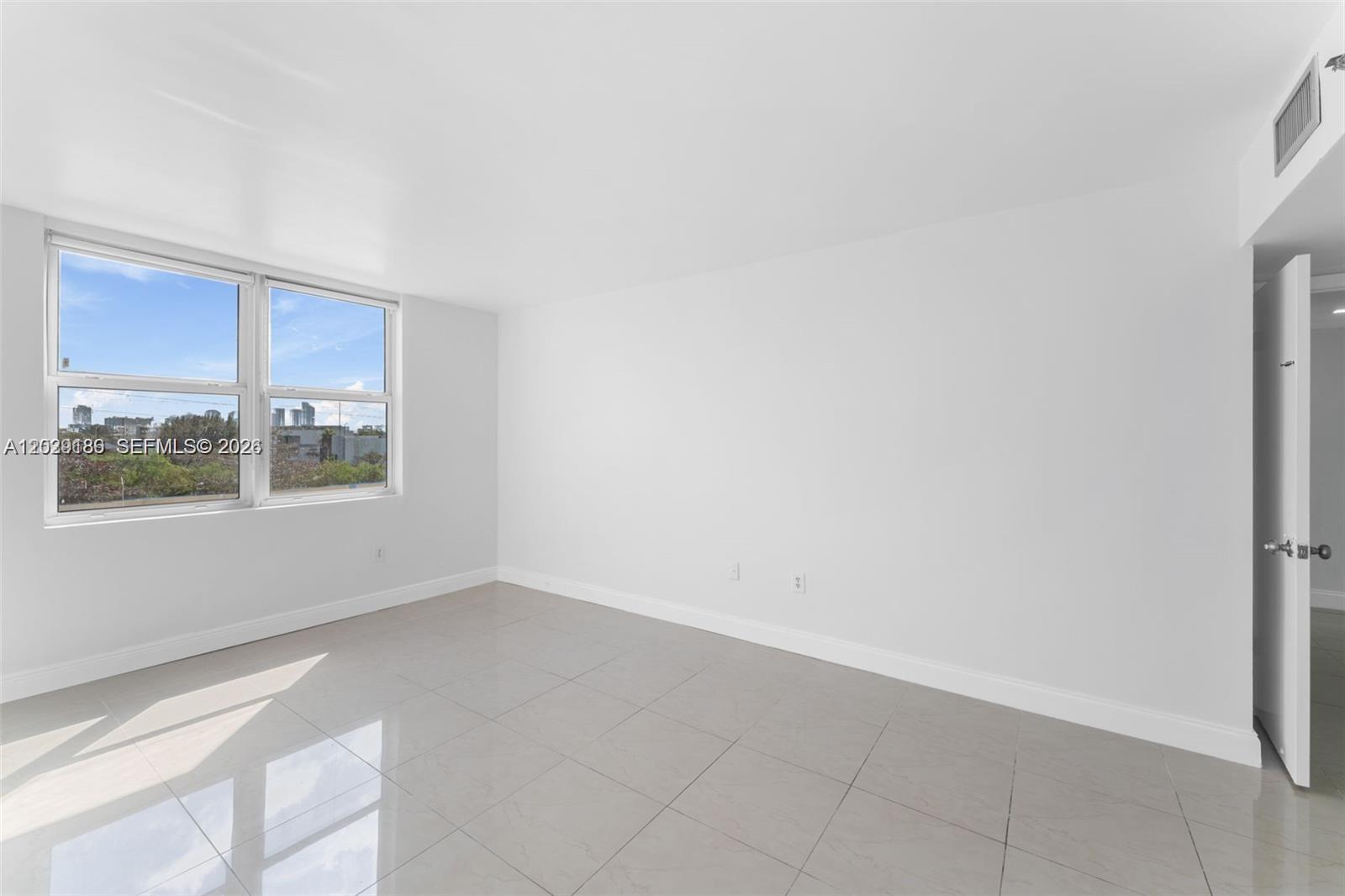 GREYNOLDS PARK CLUB CONDO - Residential