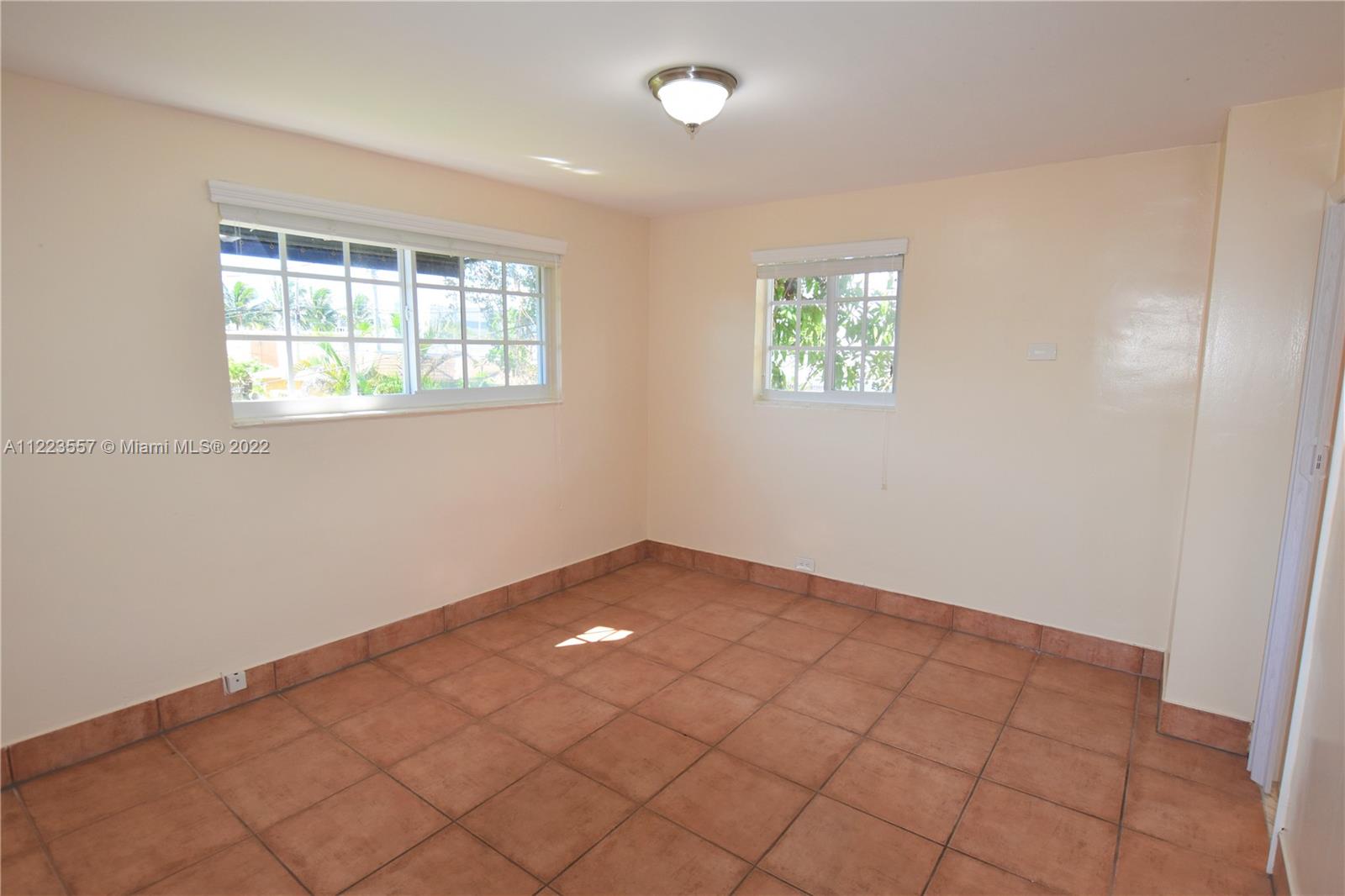 GRAPELAND PARK - Residential Lease