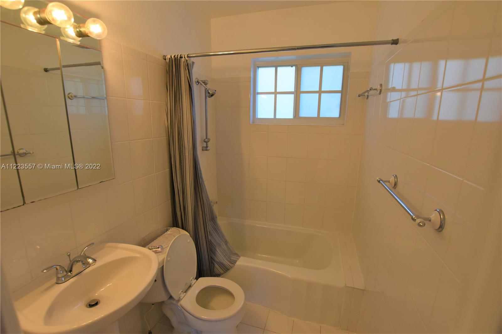 GRAPELAND PARK - Residential Lease