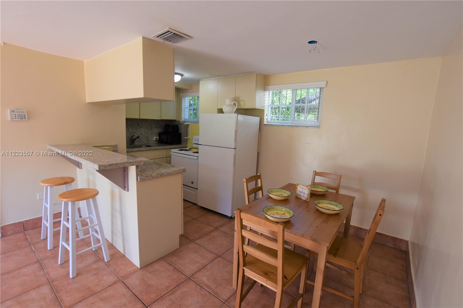 GRAPELAND PARK - Residential Lease