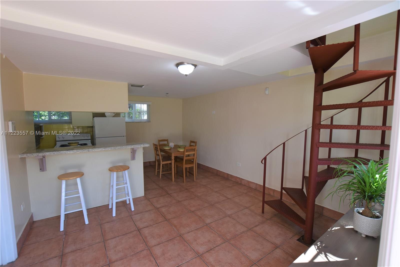 GRAPELAND PARK - Residential Lease