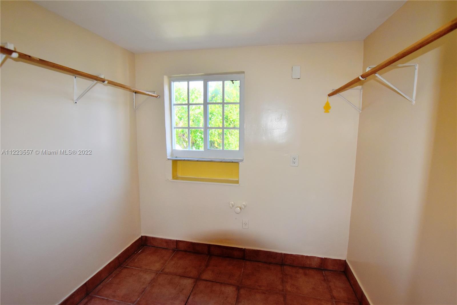 GRAPELAND PARK - Residential Lease