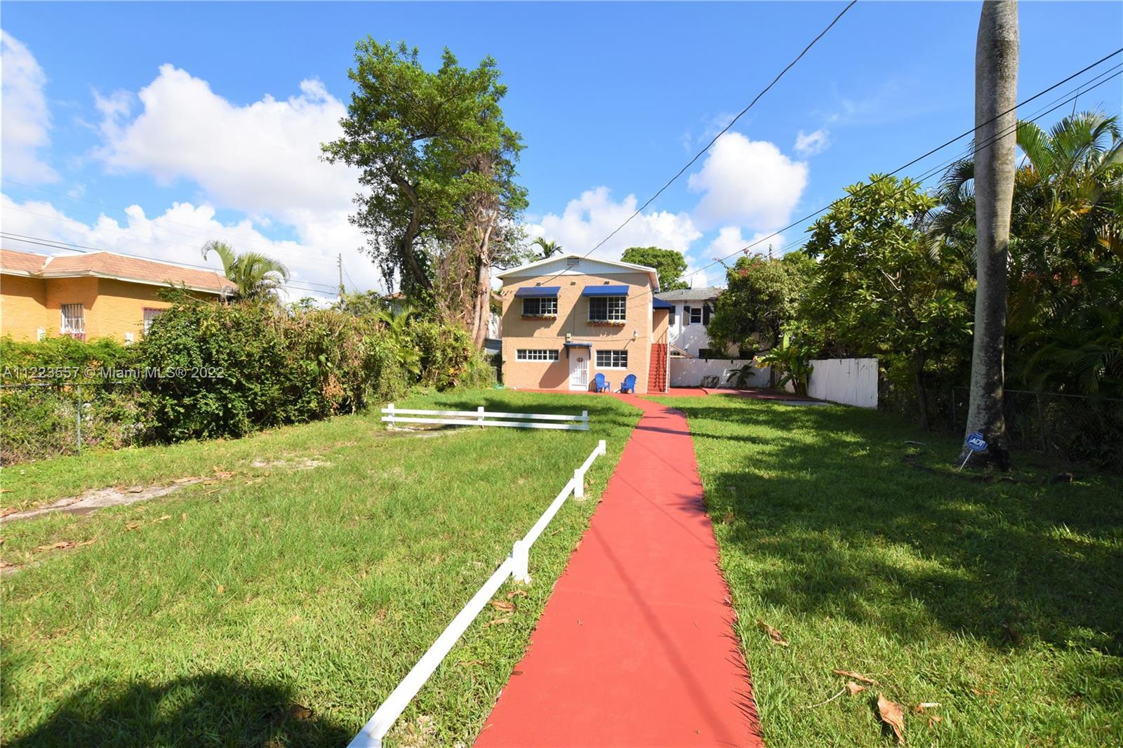 GRAPELAND PARK - Residential Lease
