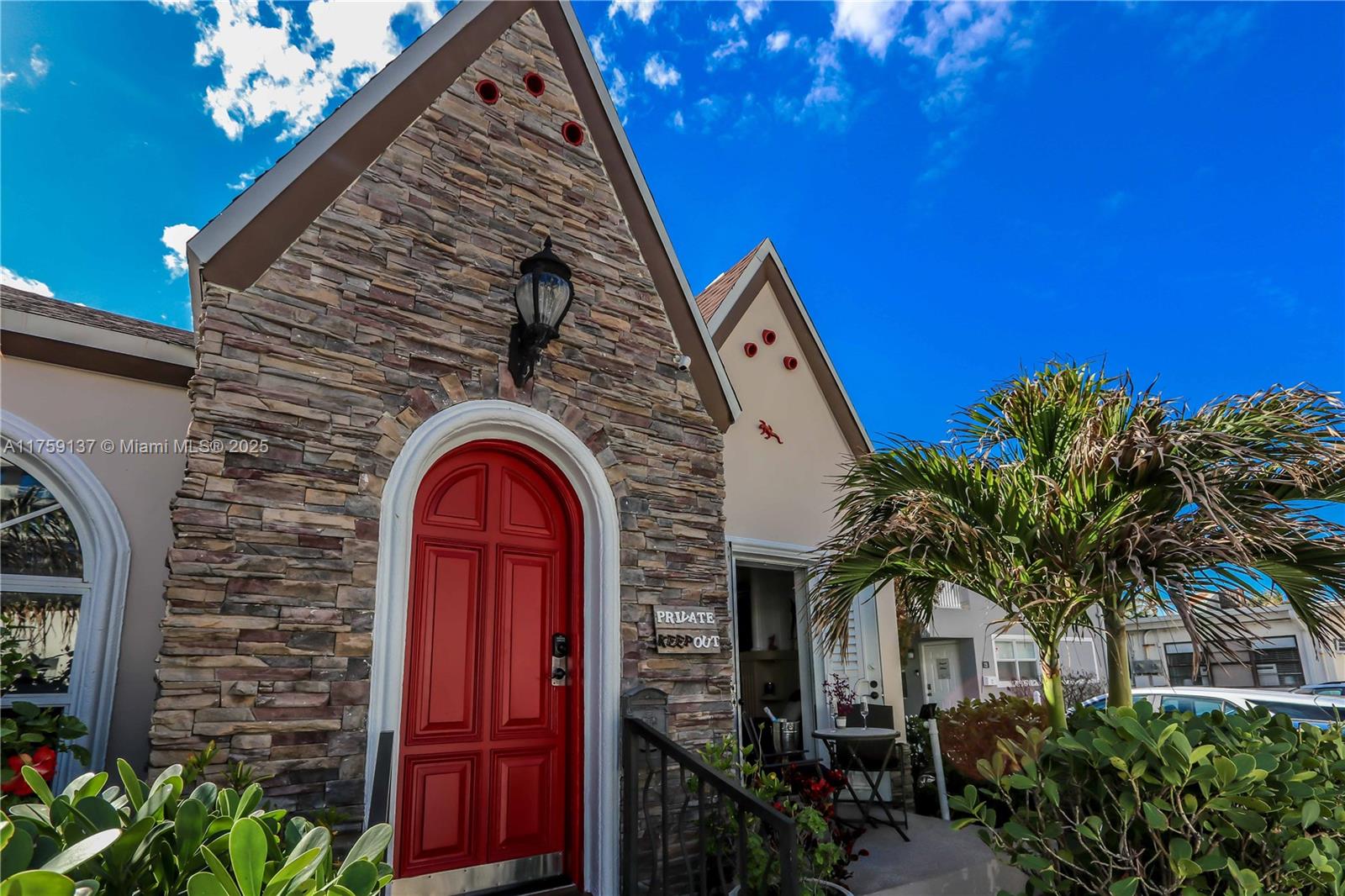HOLLYWOOD BEACH - Residential