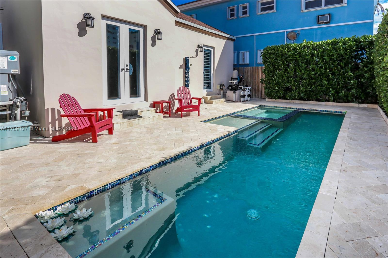 HOLLYWOOD BEACH - Residential