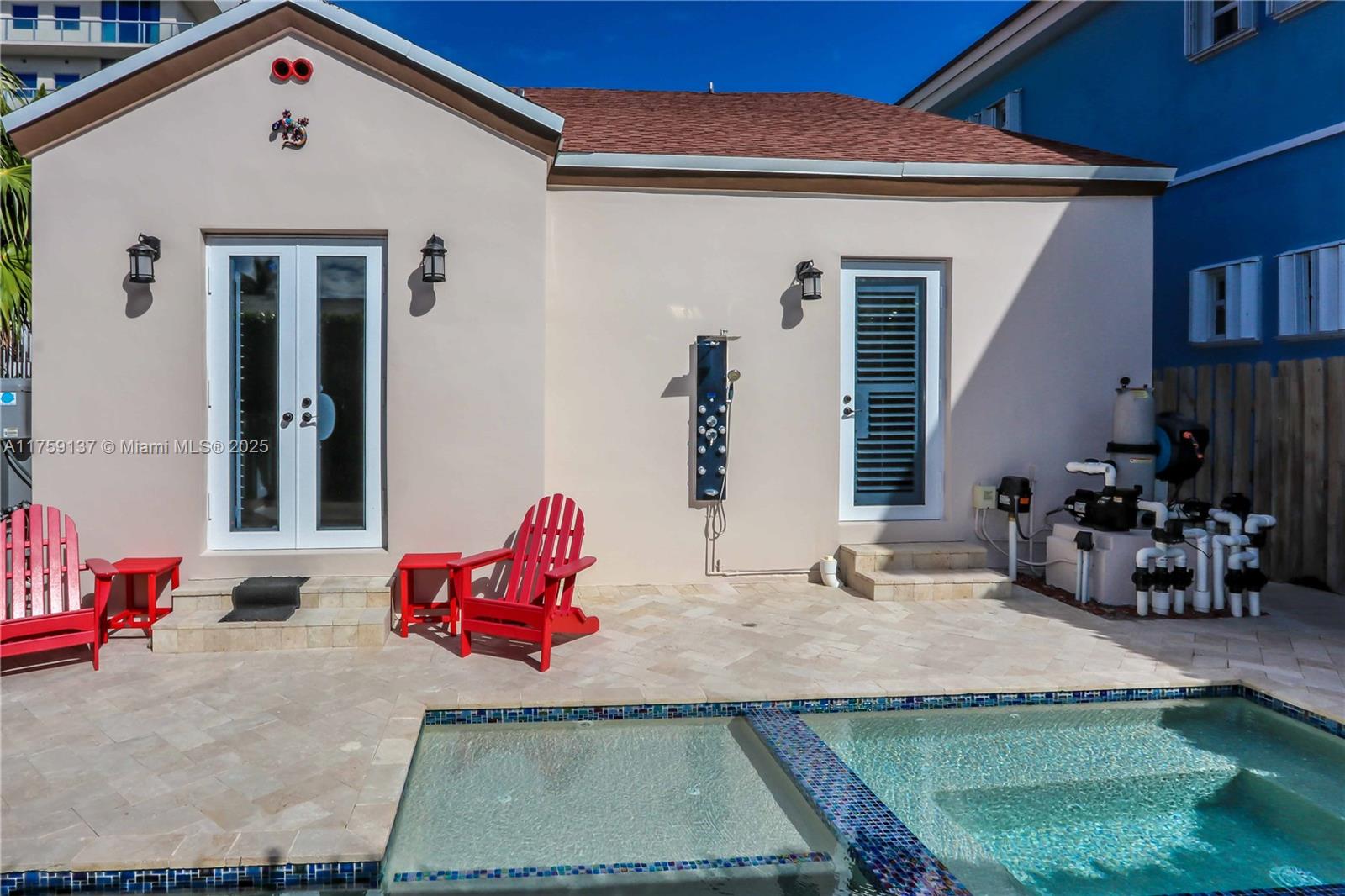 HOLLYWOOD BEACH - Residential