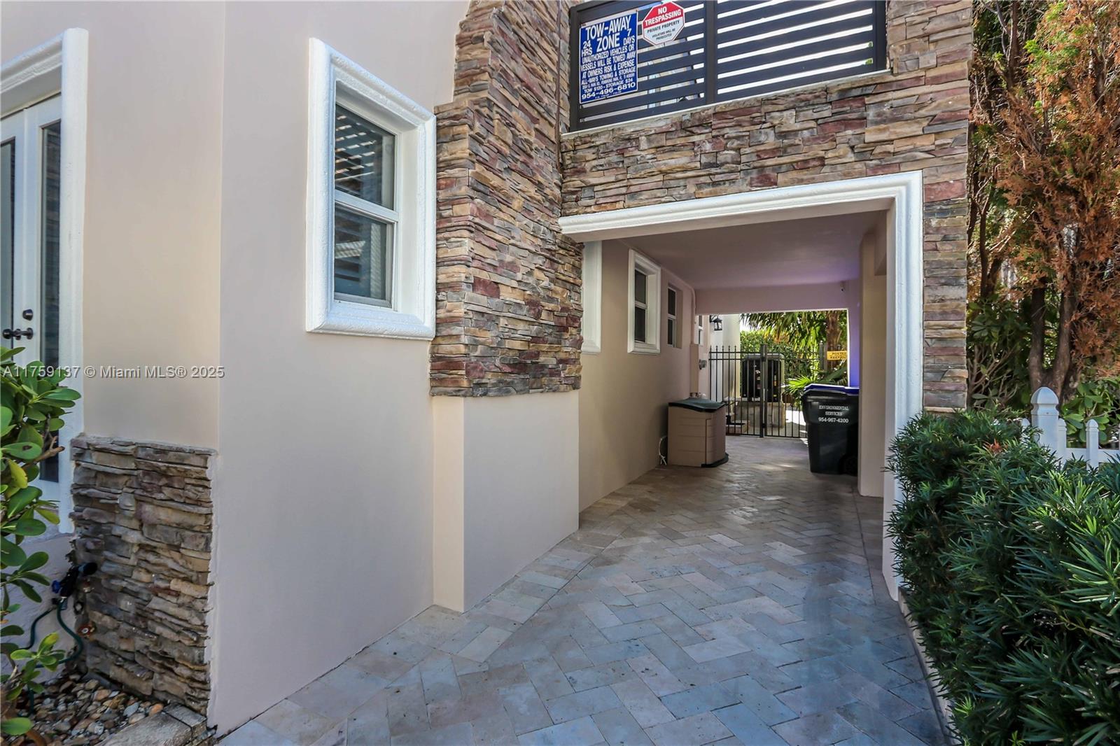 HOLLYWOOD BEACH - Residential