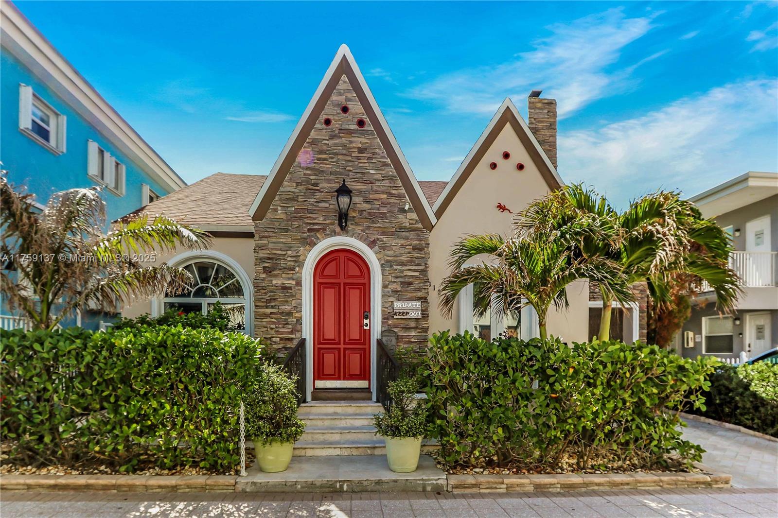 HOLLYWOOD BEACH - Residential