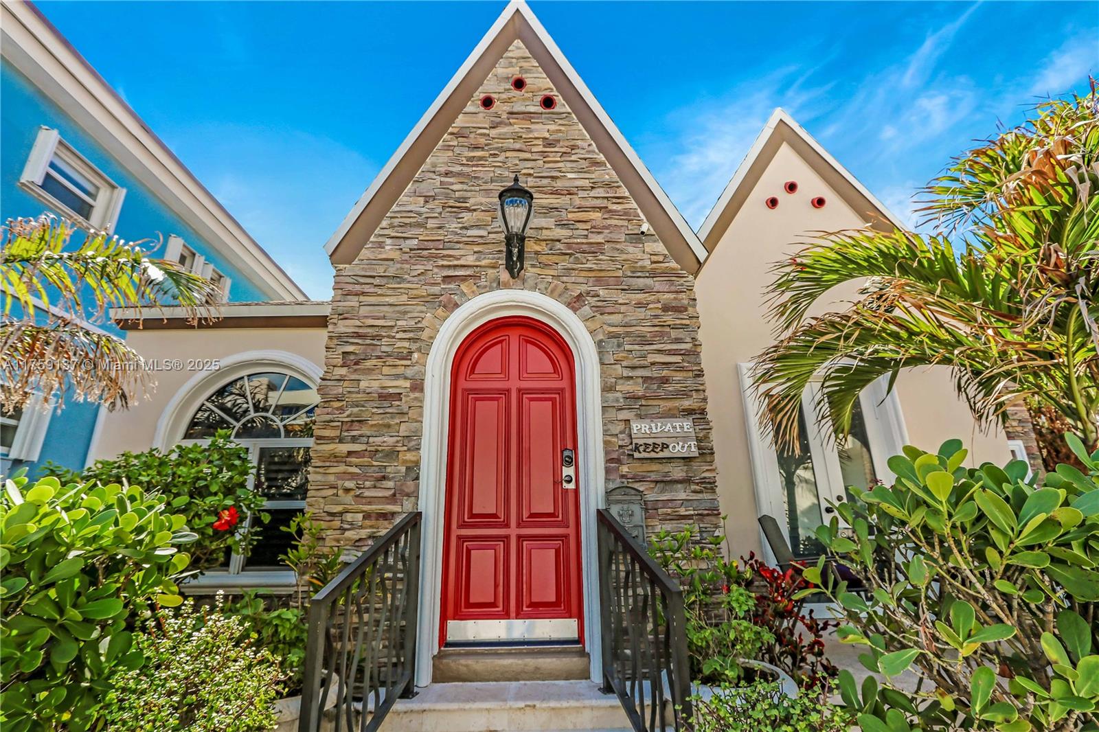 HOLLYWOOD BEACH - Residential